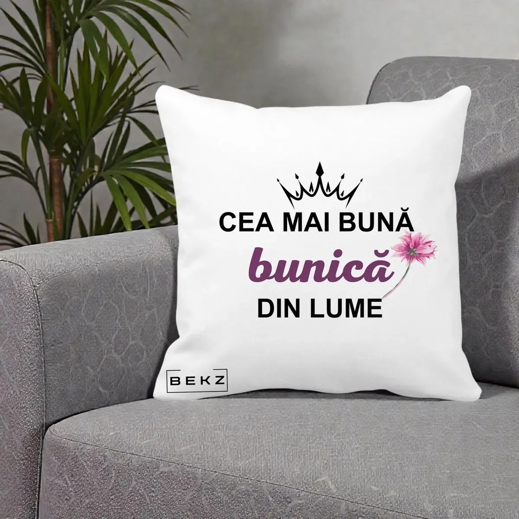 Cadou pentru Bunica - Perna Personalizata Cea Mai Buna Bunica Din Lume Coroana Mov Floare Roz, 40x40 cm, Alba Mata, Husa Detasabila, Perna Inclusa, BEKZ®