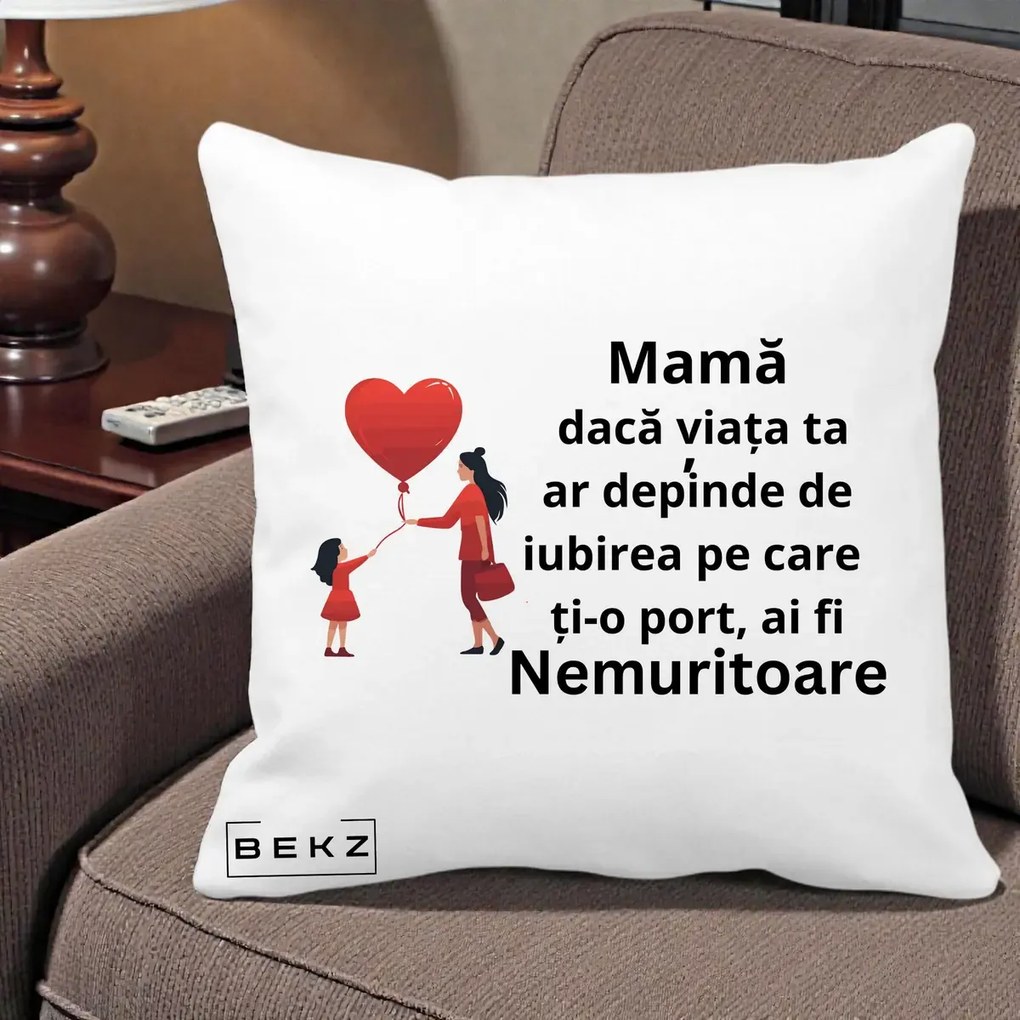 Cadou pentru Mama - Perna Personalizata Mama Nemuritoare cu Bebelus Kawaii, 40x40 cm, Alba Mata, Husa Detasabila, Perna Inclusa, BEKZ®
