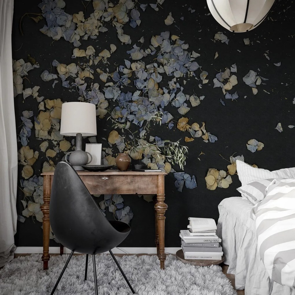 Fototapet, Fragile Beauty, Dark Blue, Rebel Walls
