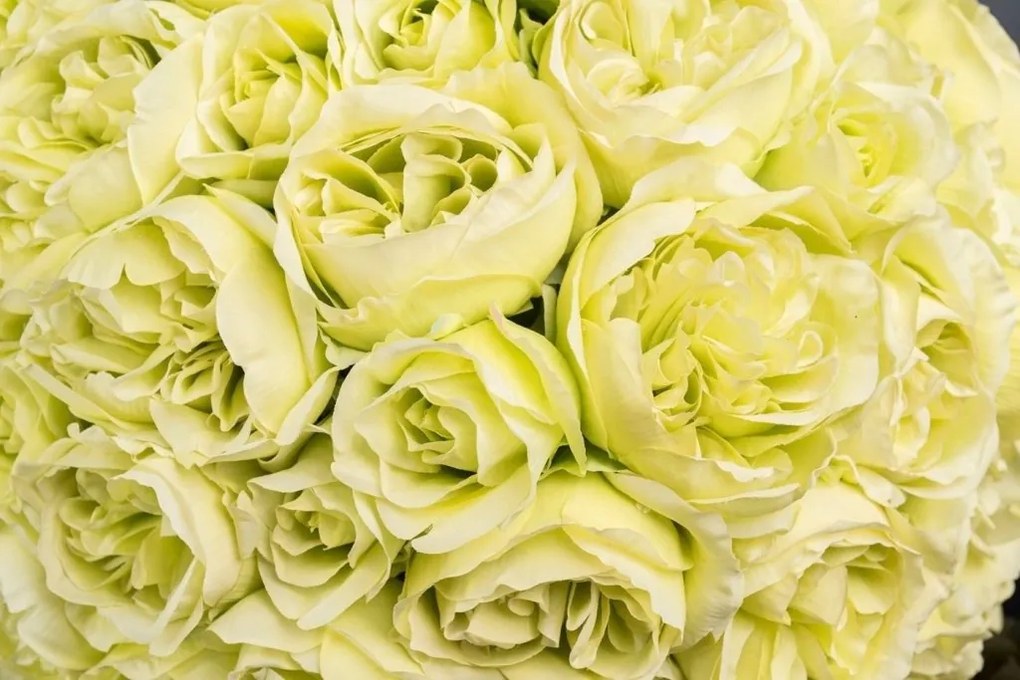 Aranjament floral elegant in forma de sfera, MIXROSE FORTUNE 55cm