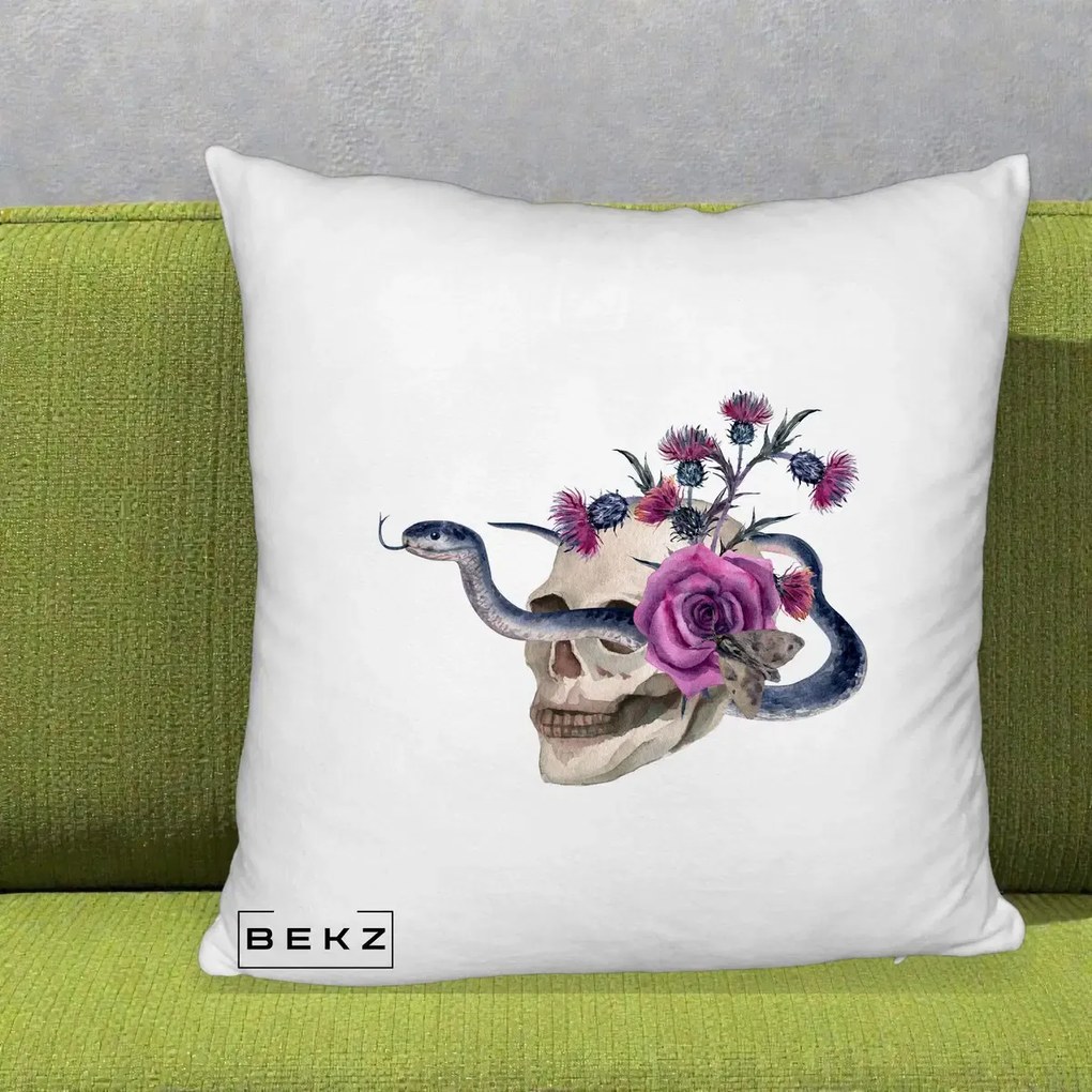 Perna Decorativa Craniu cu Sarpe si Trandafiri Gothic, 40x40 cm, Alb Pufos, Husa Detasabila, Perna Inclusa, BEKZ®