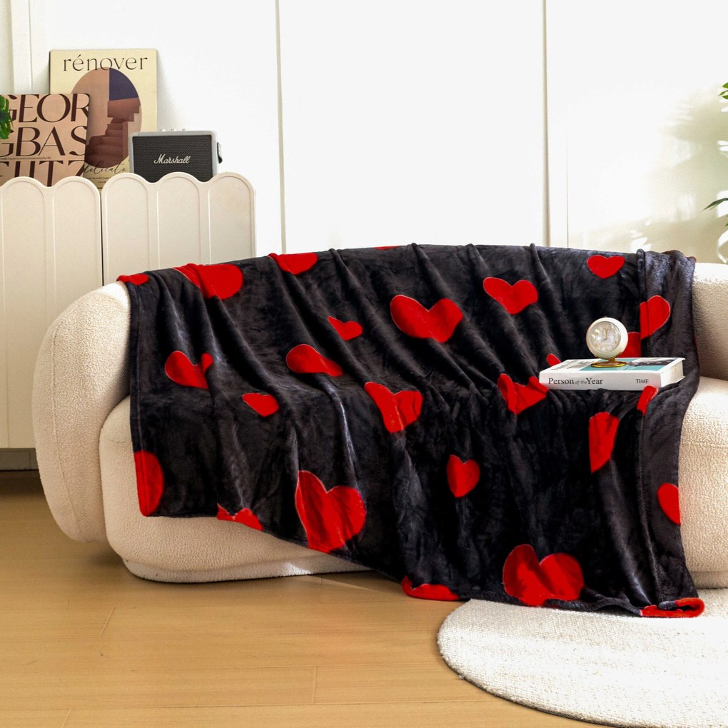 Patura din microplus RED HEARTS, neagra Dimensiune: 160 x 200 cm