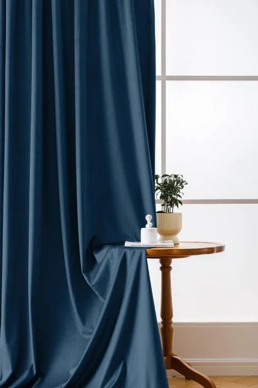 Draperie opaca albastru inchis VELVET 135x250 cm Sistem de agatare: Rejansa
