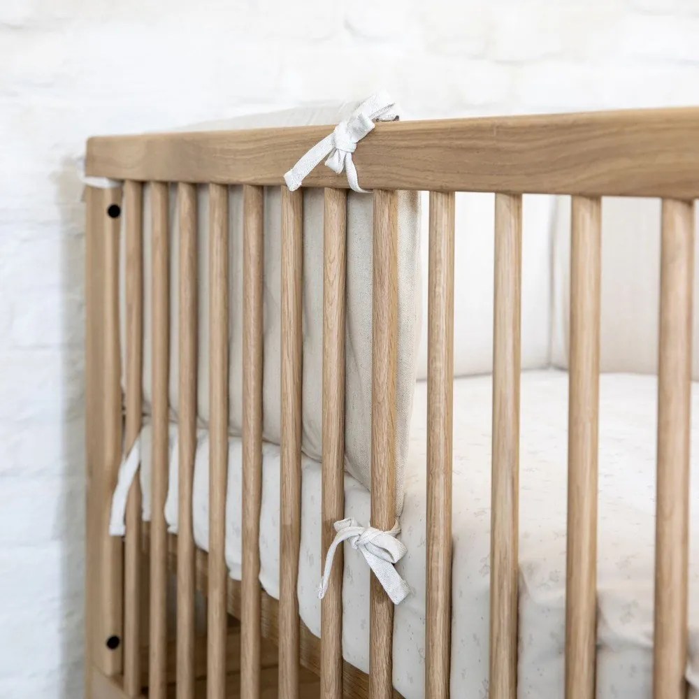 Pătuț în culoare naturală din lemn de stejar cu înălțime reglabilă 60x120 cm Forrest – Vipack