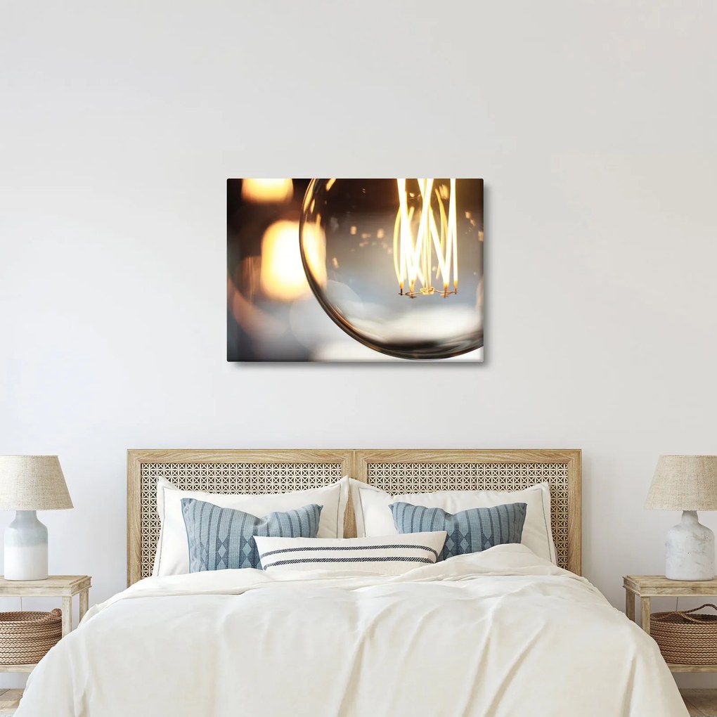 Tablou cu becul aprins (70x50 cm)