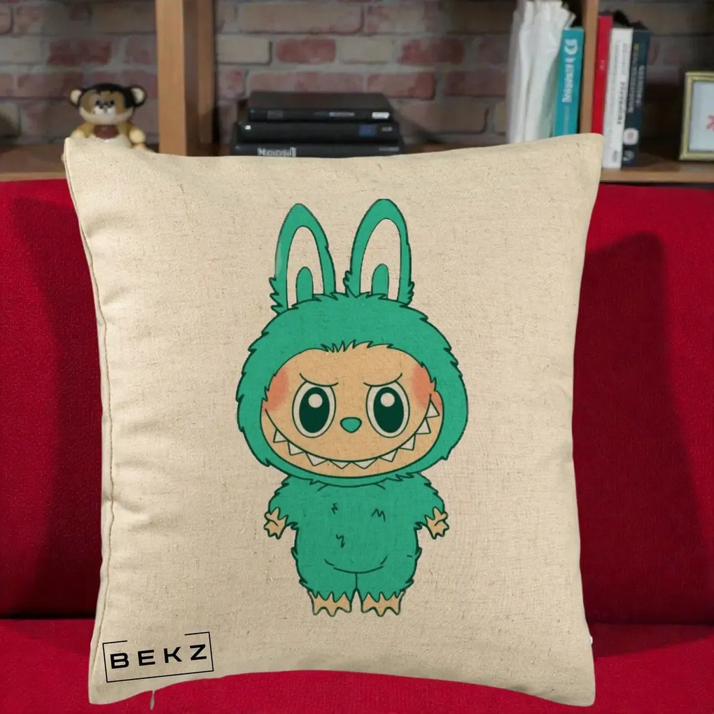 Perna Personalizata Labubu Turcoaz, 40x40 cm, Bej, Husa Detasabila, Perna Inclusa, BEKZ®