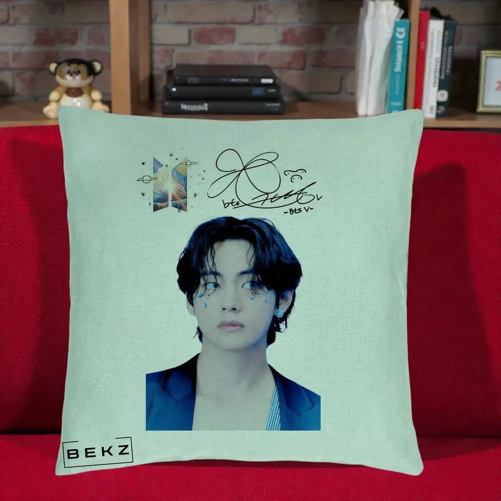 Perna Personalizata K-pop BTS V Taehyung Portret cu Autograf, 40x40 cm, Verde Menta, Husa Detasabila, Perna Inclusa, BEKZ®