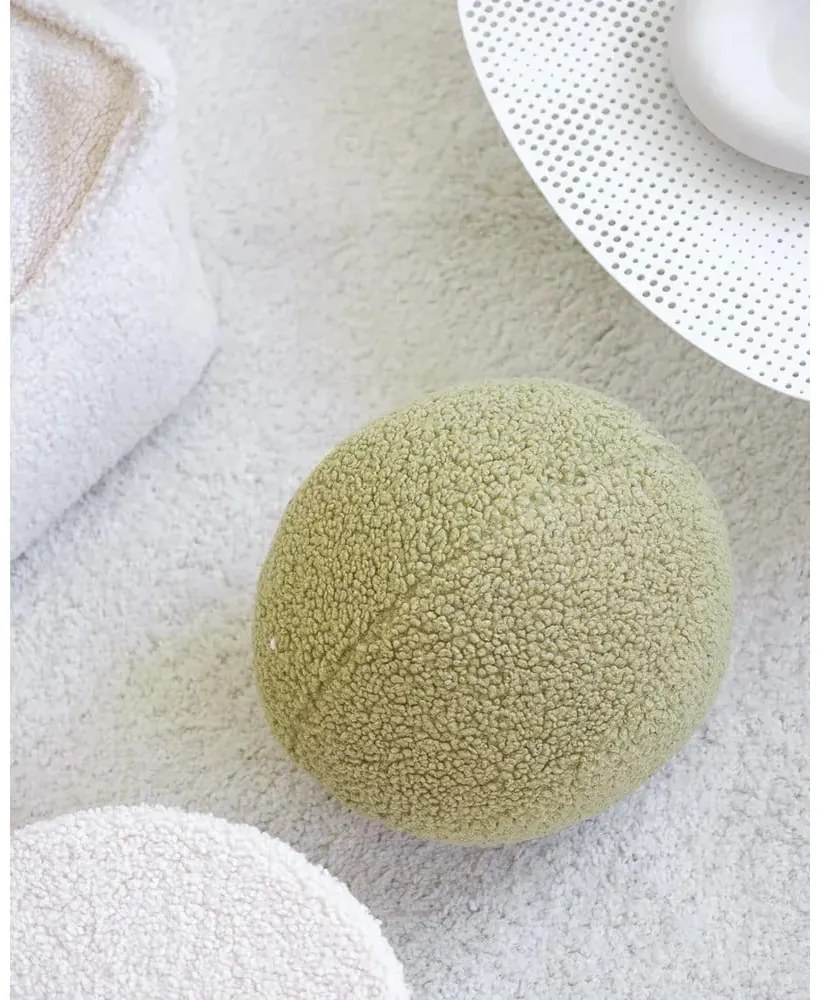 Pernă decorativă pentru copii verde cu tapițerie din țesătură bouclé Ball – Wigiwama