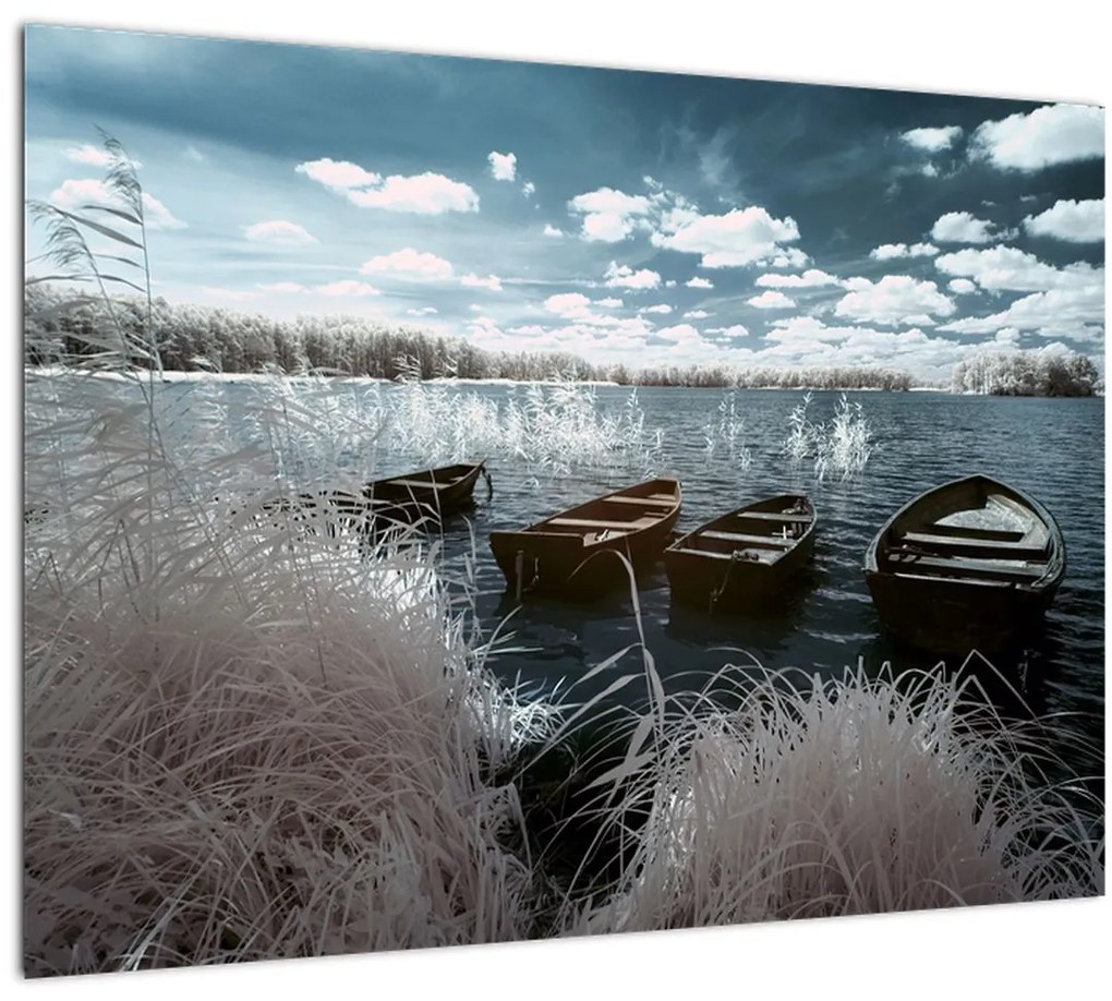 Tablou pe sticlă - Bărci de lemn pe lac (70x50 cm)