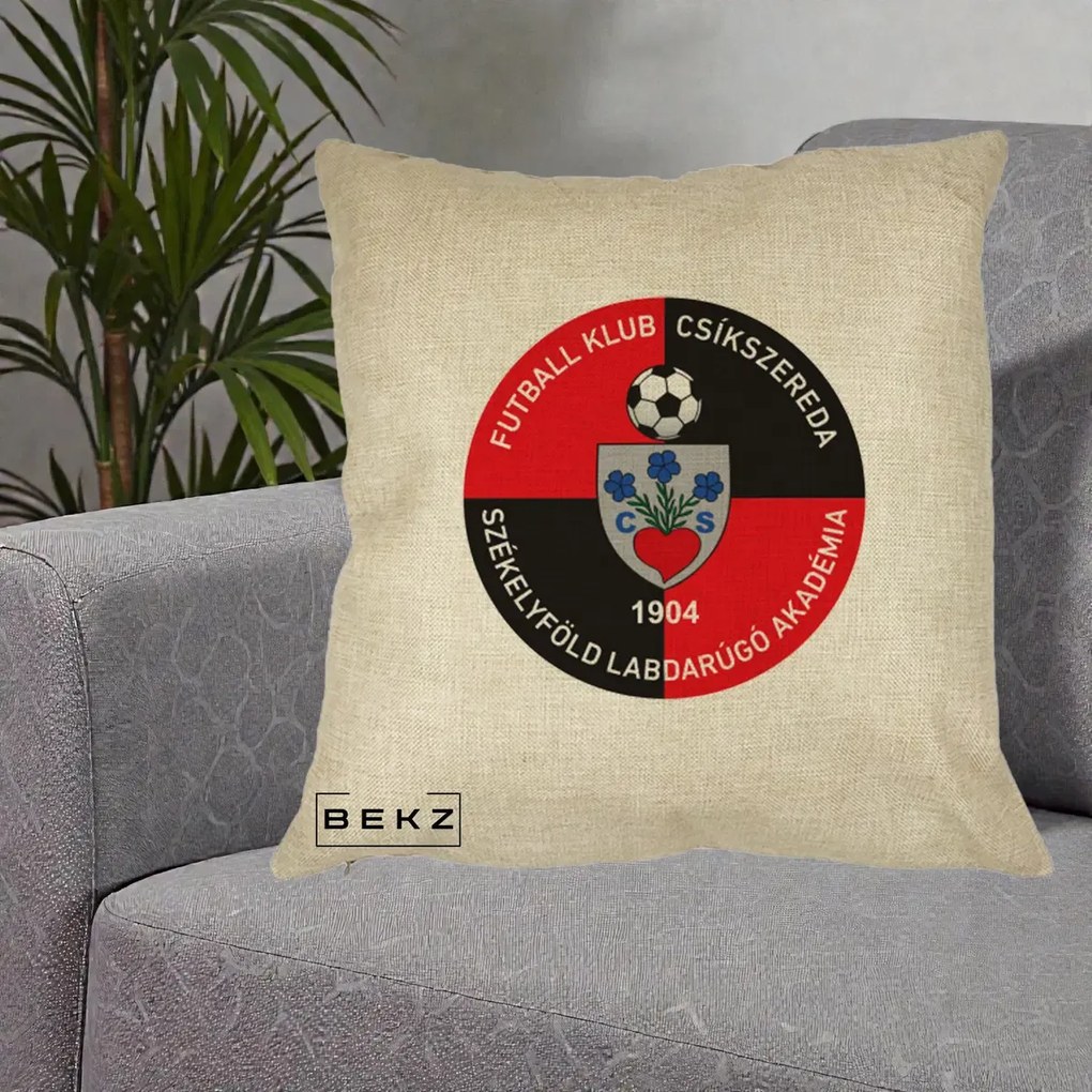 Perna Personalizata FK Csikszereda 1904 Fotbal, 40x40 cm, Crem, Husa Detasabila, Perna Inclusa, BEKZ®