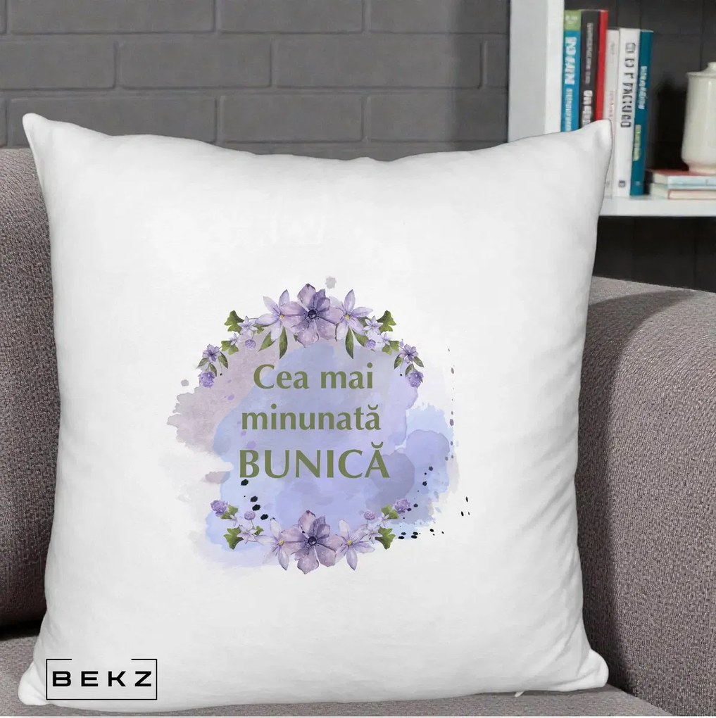Cadou pentru Bunica - Perna Personalizata Cea Mai Minunata Bunica Flori Mov Acuarela Verde, 40x40 cm, Alb Pufos, Husa Detasabila, Perna Inclusa, BEKZ®