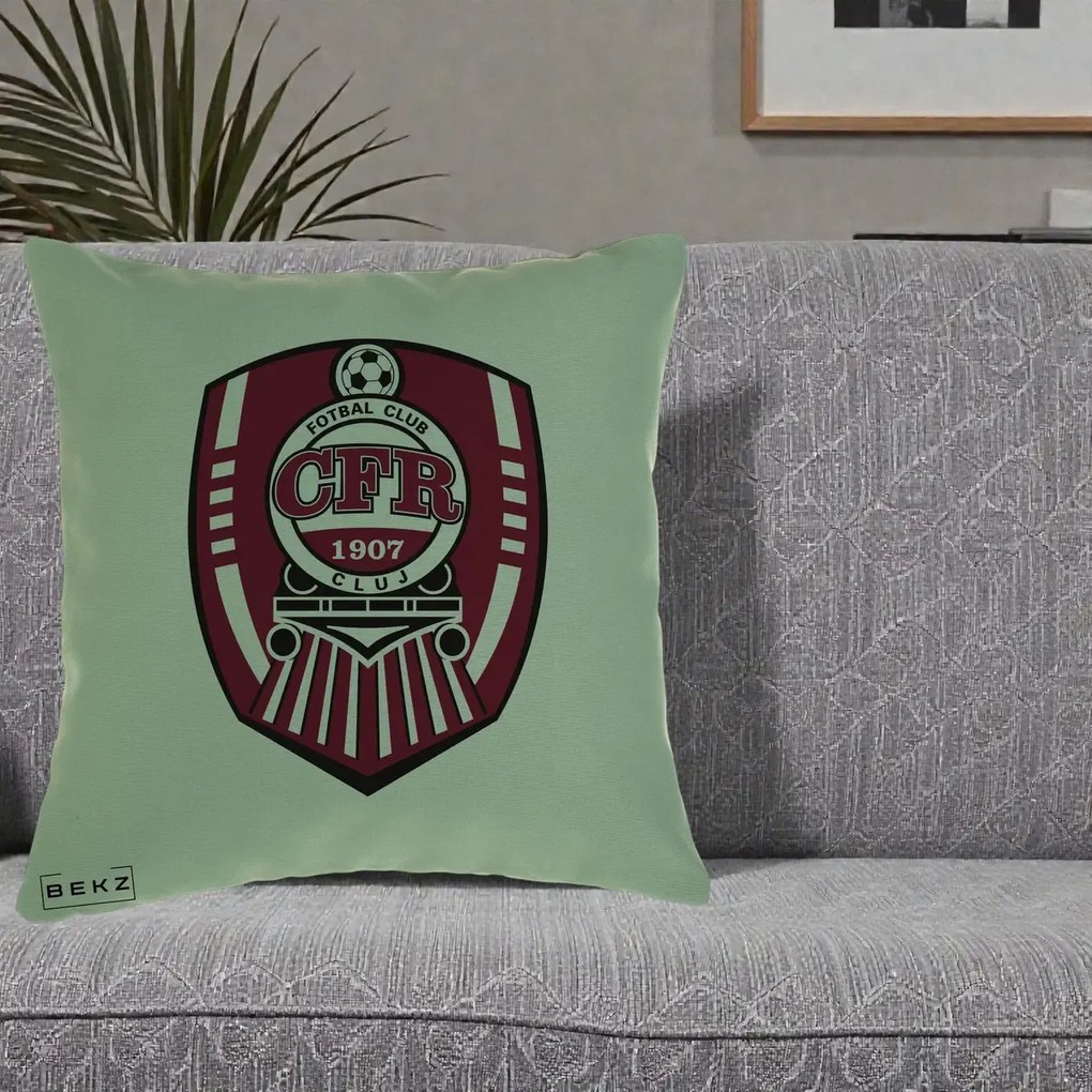 Perna Personalizata CFR Cluj Fotbal Club 1907, 40x40 cm, Verde, Husa Detasabila, Perna Inclusa, BEKZ®