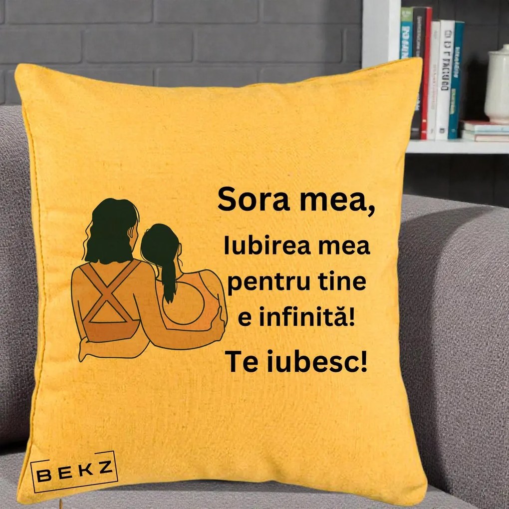 Cadou pentru Sora - Perna Personalizata Sora Mea Te Iubesc Doua Fete Fashioniste Line Art, 40x40 cm, Galben, Husa Detasabila, Perna Inclusa, BEKZ®