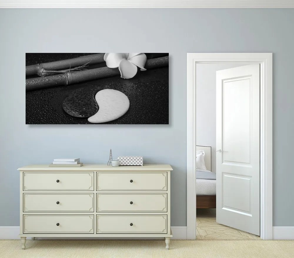 Tablou Spa natura moartă cu simbolul Yin și Yang în design alb-negru