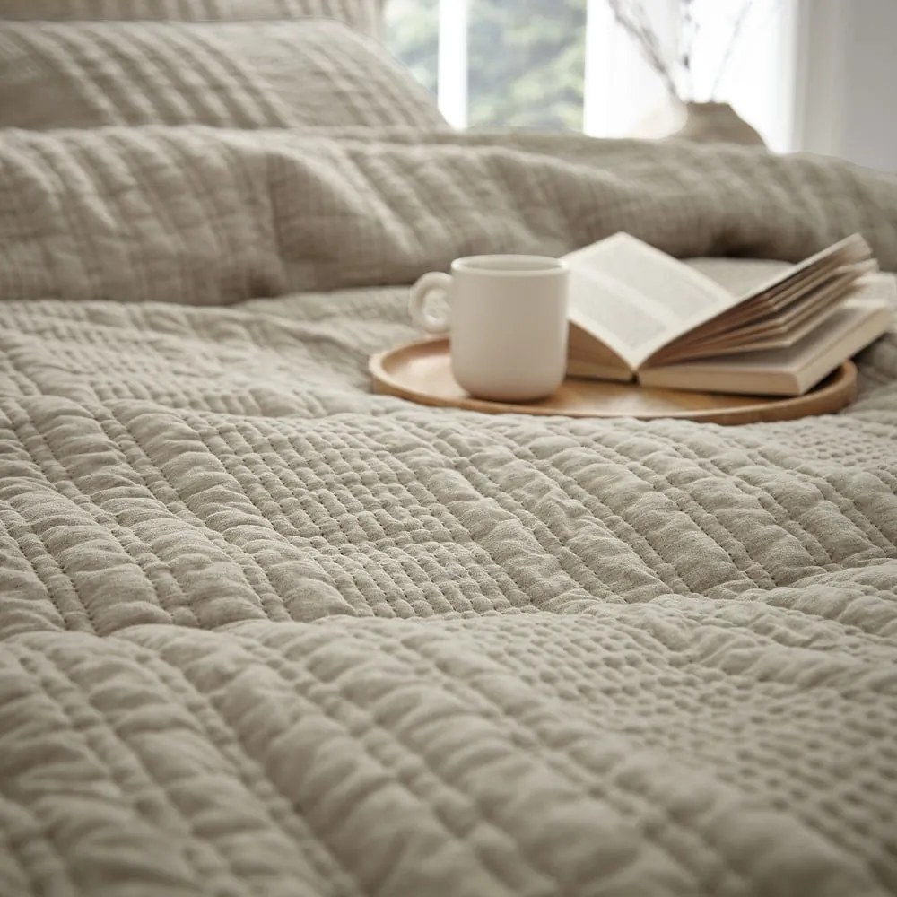 Lenjerie de pat bej pentru pat dublu, extinsă 230x220 cm Tamba Stripe – Pineapple Elephant