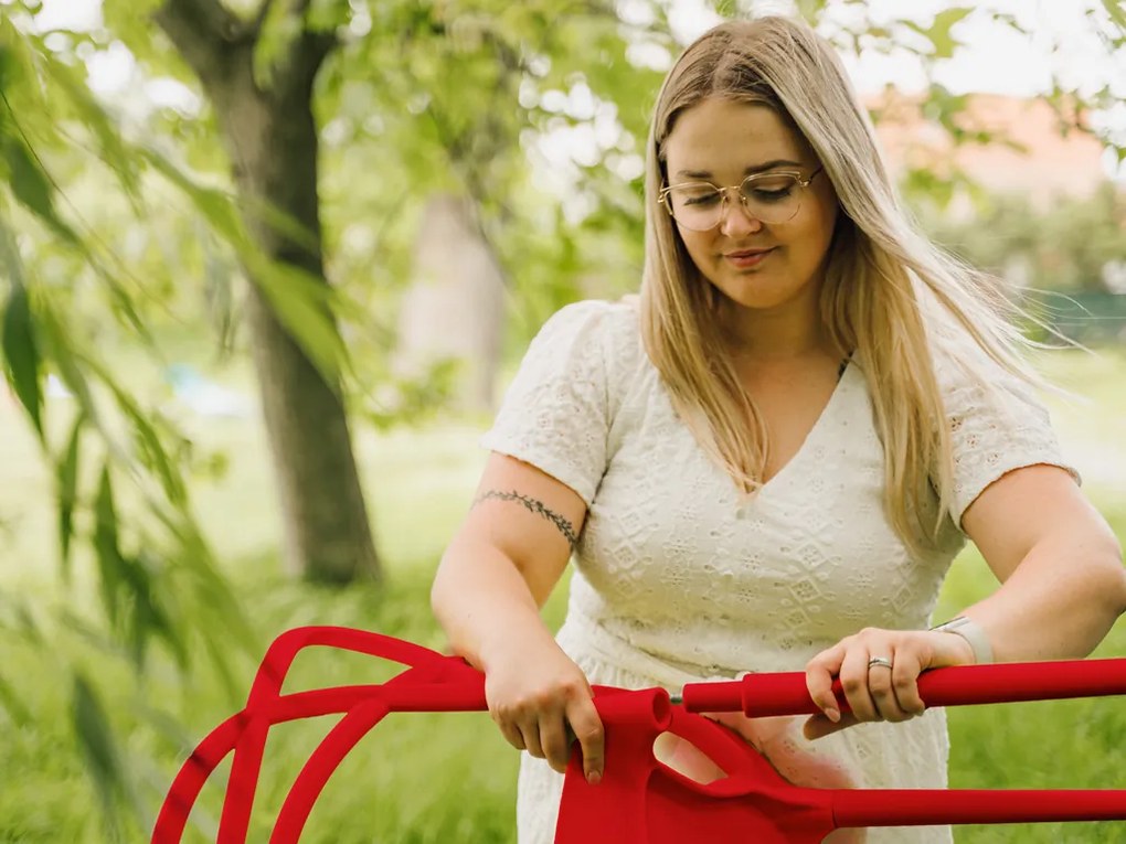 Promotie Scaun din plastic rosu KATO II. calitate.