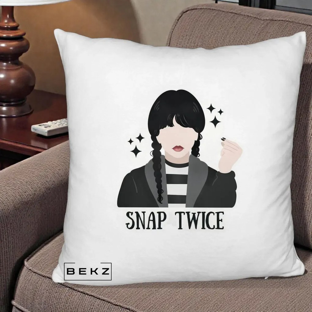 Perna Personalizata Wednesday Snap Twice, 40x40 cm, Alb Pufos, Husa Detasabila, Perna Inclusa, BEKZ®