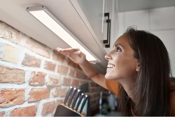 Osram - Lampă LED sub-dulap LINEAR cu senzor, 3,2 W / 3,7 V, 40 cm, gri