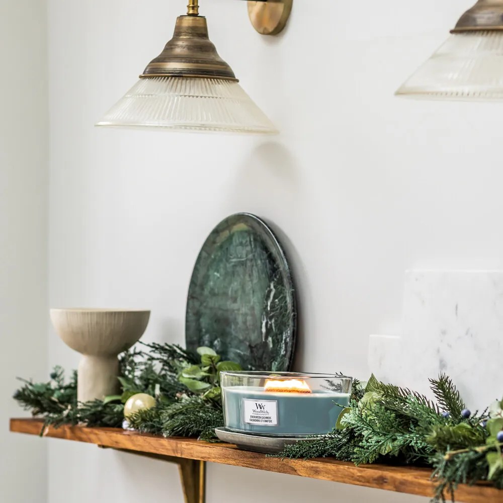 Lumânare parfumată WoodWick Evergreen Cashmere, 453 g