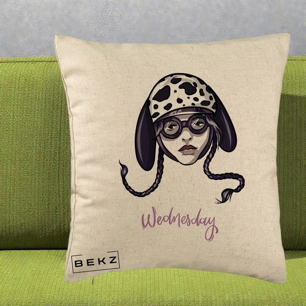 Perna Personalizata Wednesday Addams cu Caine Dalmatian, 40x40 cm, Bej, Husa Detasabila, Perna Inclusa, BEKZ®