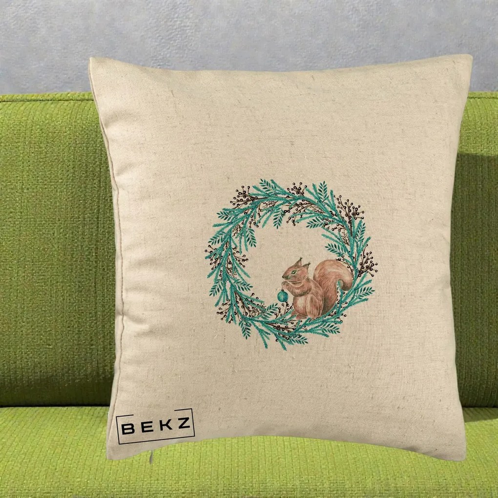 Perna Decorativa Coroana Turcoaz cu Veverita, 40x40 cm, Bej, Husa Detasabila, Perna Inclusa, BEKZ®