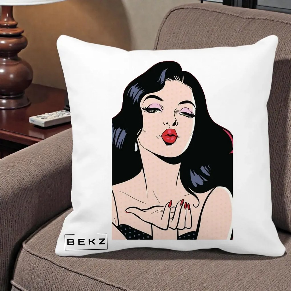 Perna Decorativa Femeie Pop-Art Kiss, 40x40 cm, Alba Mata, Husa Detasabila, Perna Inclusa, BEKZ®