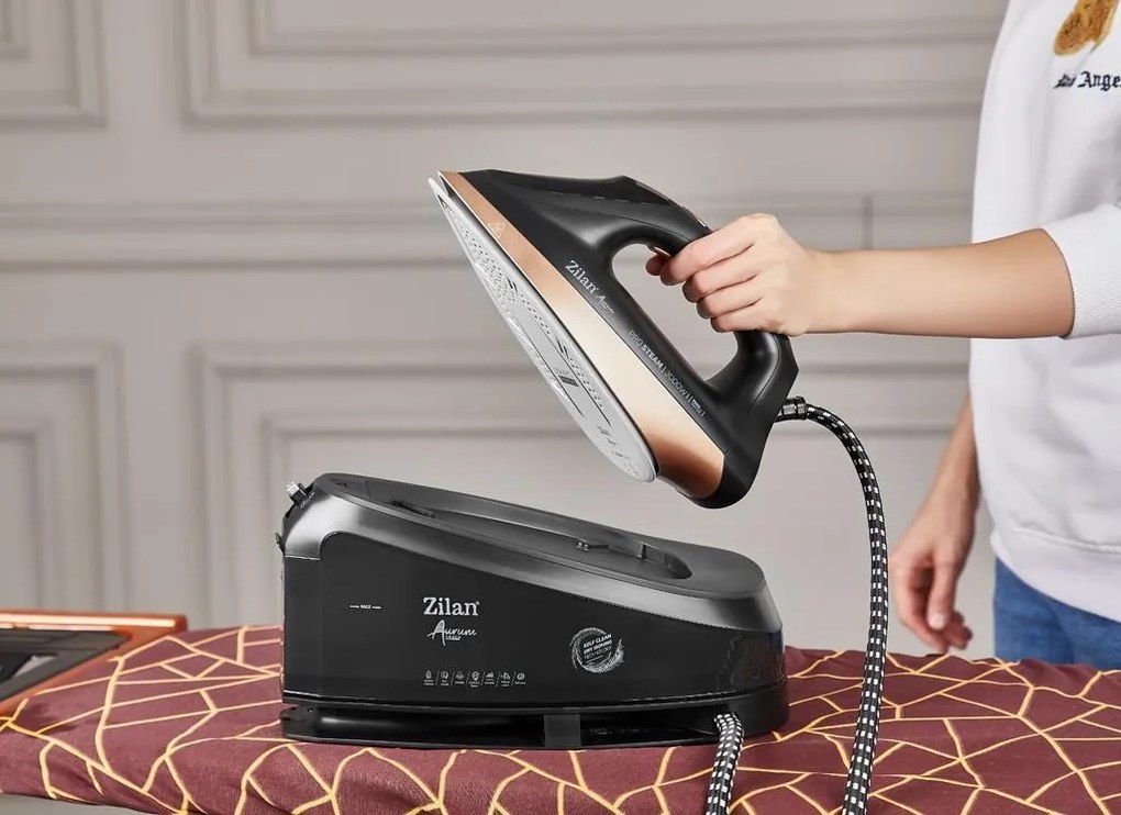 Fier de calcat Aurum cu statie Zilan ZLN4261 Negru, putere 3000W, incalzire in 35 secunde, sistem de auto oprire