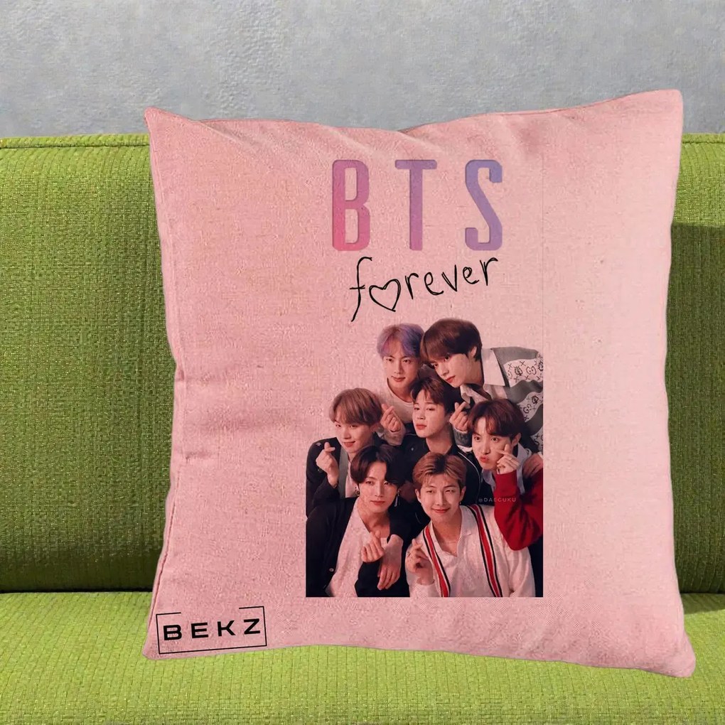 Perna Personalizata K-pop BTS Forever cu Foto Grup Negru, 40x40 cm, Roz, Husa Detasabila, Perna Inclusa, BEKZ®