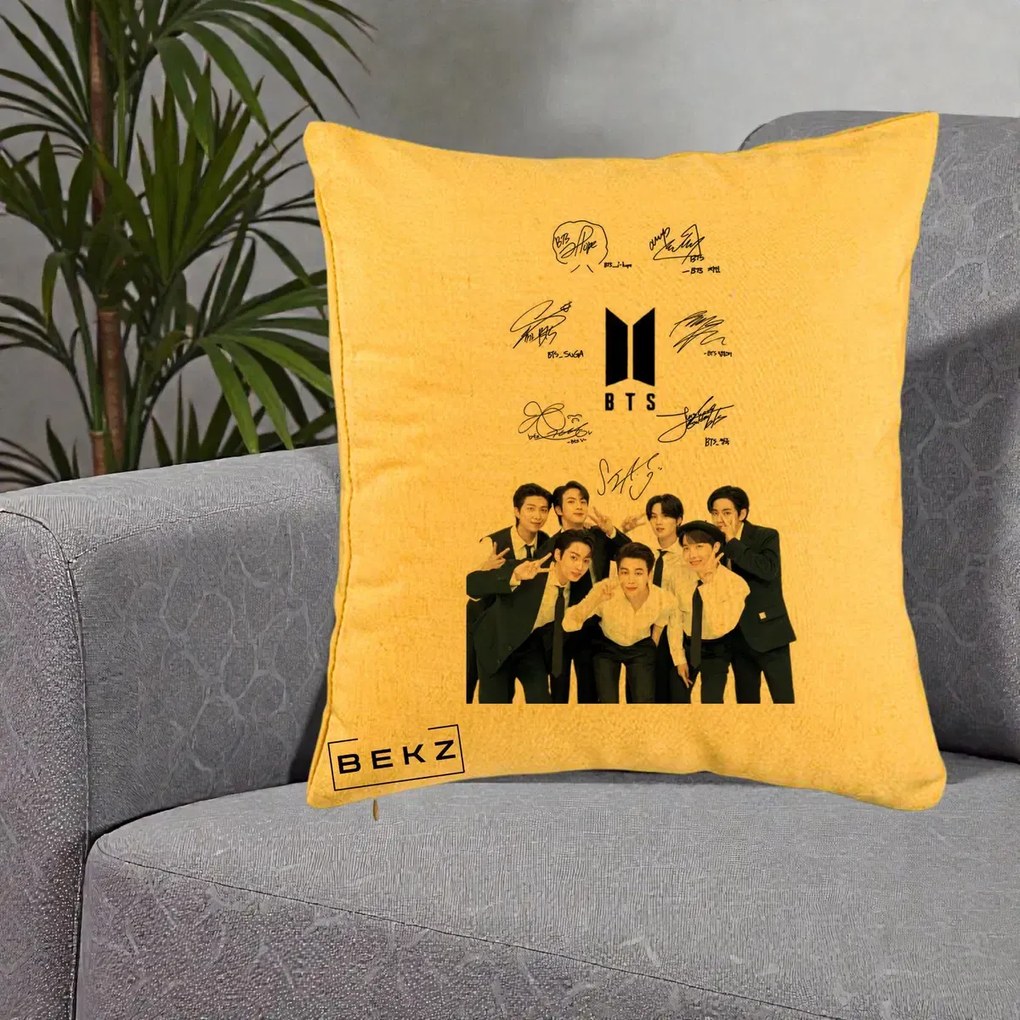 Perna Personalizata K-pop BTS Autografe Toti Membrii cu Fotografie, 40x40 cm, Galben, Husa Detasabila, Perna Inclusa, BEKZ®