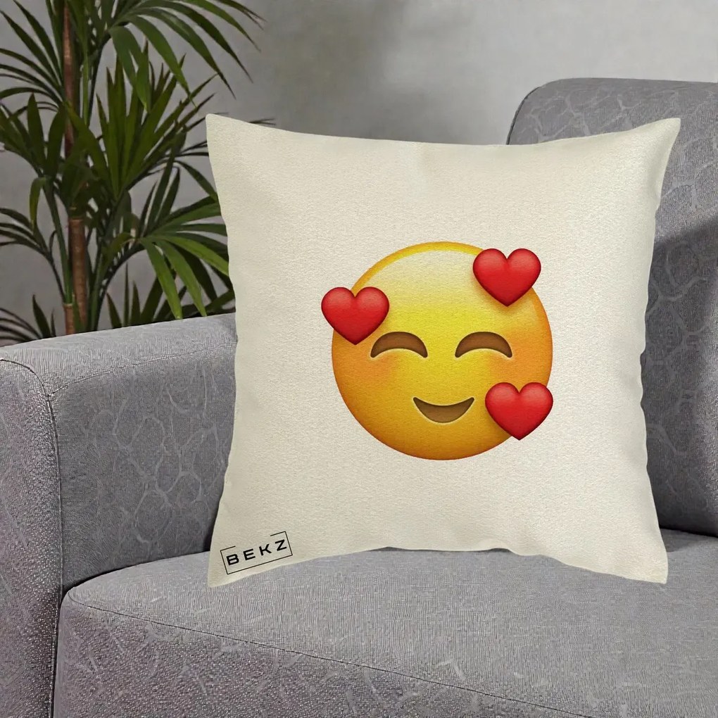 Perna Decorativa Emoji cu 3 Inimi, 40x40 cm, Ecru, Husa Detasabila, Perna Inclusa, BEKZ®