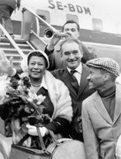 Fotografie Ella Fitzgerald at Paris Airport, 1957