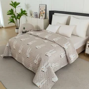 Cuvertura de pat cu model WHITE RABBIT, bej Dimensiune: 170 x 210 cm