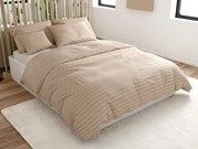 Lenjerie de pat hoteliera din microfibra JASMINE bej - dunga 2 cm Dimensiunile lenjeriei: 70 x 90 cm | 140 x 220 cm