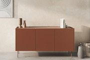 Comodă cu trei uși Desin 170 cm - roșu ceramică / stejar nagano
