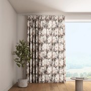 Perdea cu bandă de pliuri