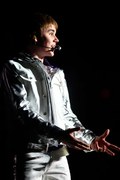 Fotografie Justin Bieber performing at the NIA