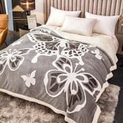 Patura super pufoasa cu blanita, 3D cu fluturi, 200x230 cm, PUF04