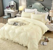 Lenjerie pat dublu, Catifea Deluxe, cu pliuri brodate, 4 piese, Crem