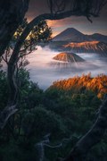 Fotografie First glimpses of Mount Bromo, NingYun Ye