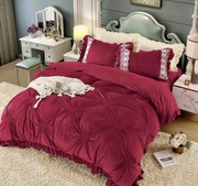 Lenjerie pat dublu, Catifea Deluxe, cu pliuri brodate, 4 piese, Rosu