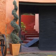 Ghiveci plante, flori design decorativ modern pentru amenajari interioare si exterioare, SQUARE CONE POT 41130R Vondom