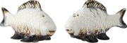 Set solniță și piperniță din ceramică albă, în formă de pești, „Chase", 8,5 x 4 x 4,5 cm