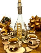 Set Cadou Sticla Personalizata cu Nume, 6 Pahare + Suport Lemn