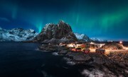 Fotografie Dancing over Hamnoy, Javier de la