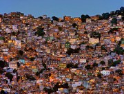 Fotografie Nightfall in the Favela da Rocinha, Adelino Alves