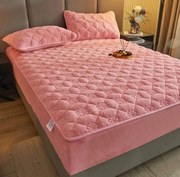 Husa matlasata tip topper din catifea, 180x200cm - Roz