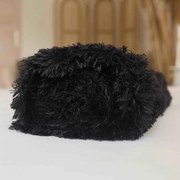 Deka s dlouhým vlasem