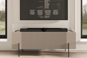 Dulap TV Malmi 150 cm pe bază de metal - cașmir / alb crem / picioare negre