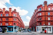 Fotografie Red townhouses in Marylebone, London, UK, © Marco Bottigelli