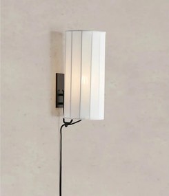 Aplică de perete alb-negru cu alimentare la priză Hikari – Markslöjd